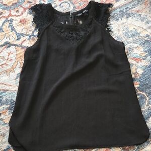 41 Hawthorn Black Sleeveless Lace Blouse
